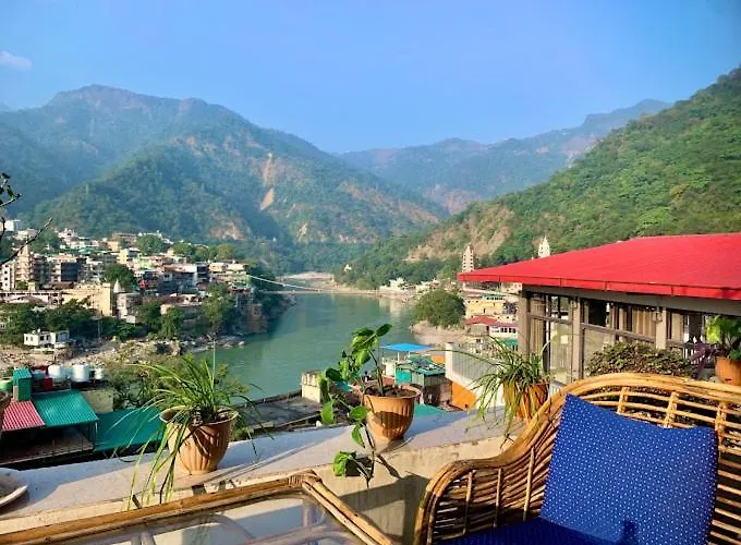 Skyard Hostel Rishikesh Laxman Jhula